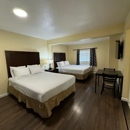 Relax Inn Of Medford Exterior photo